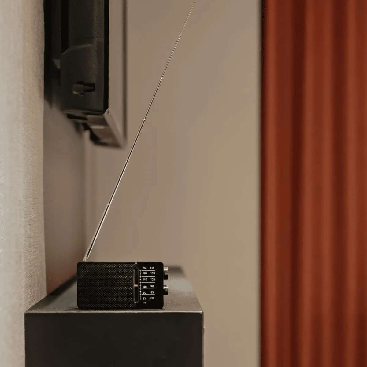AM / FM Pocket Radio