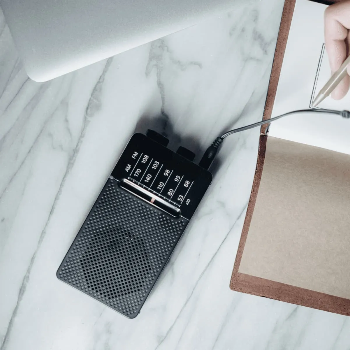 AM / FM Pocket Radio