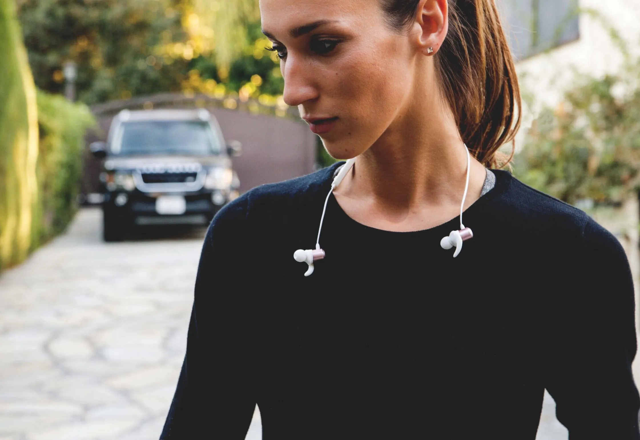 Bolt Wireless Earbuds - Gives hearing aids to people in need