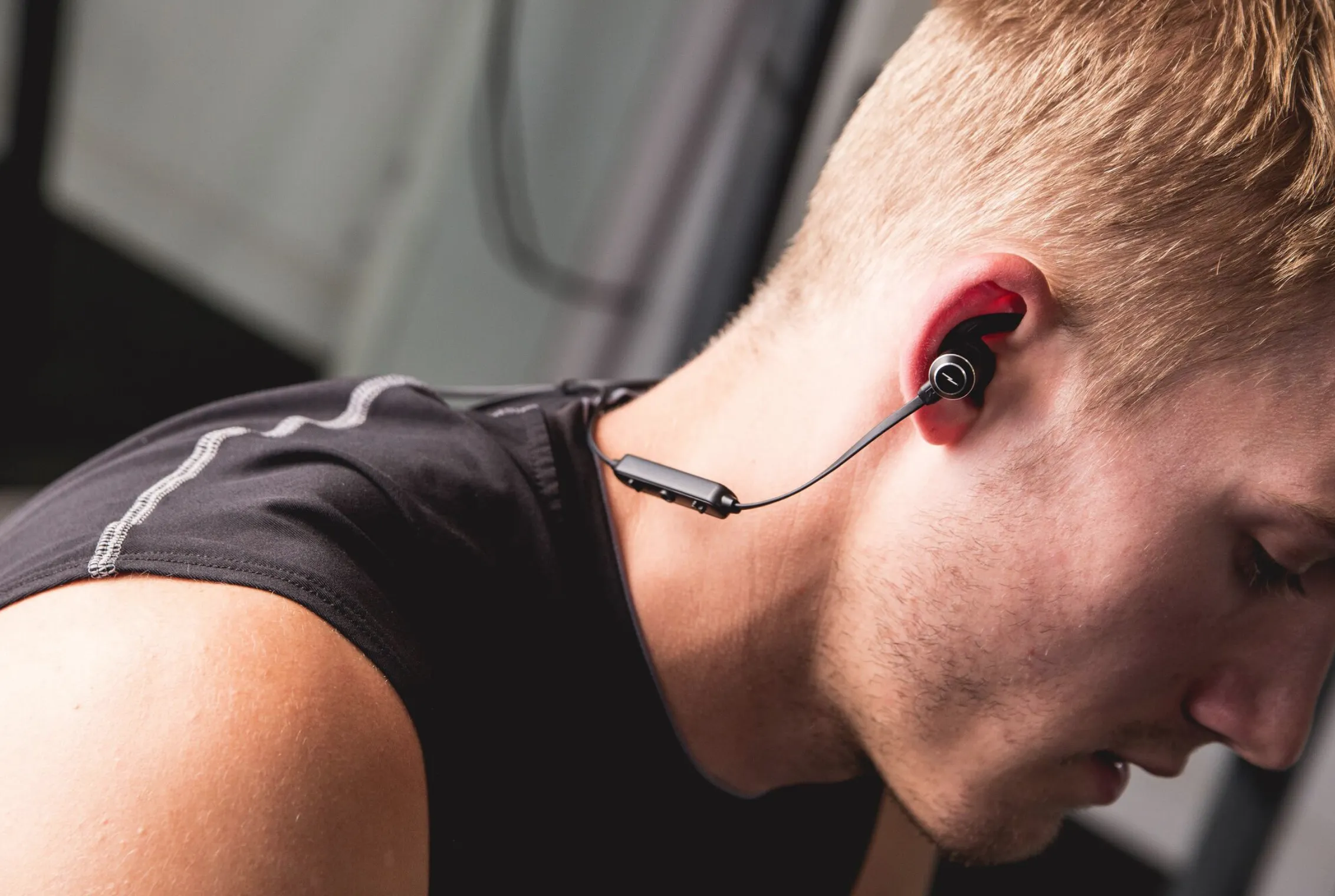 Bolt Wireless Earbuds - Gives hearing aids to people in need