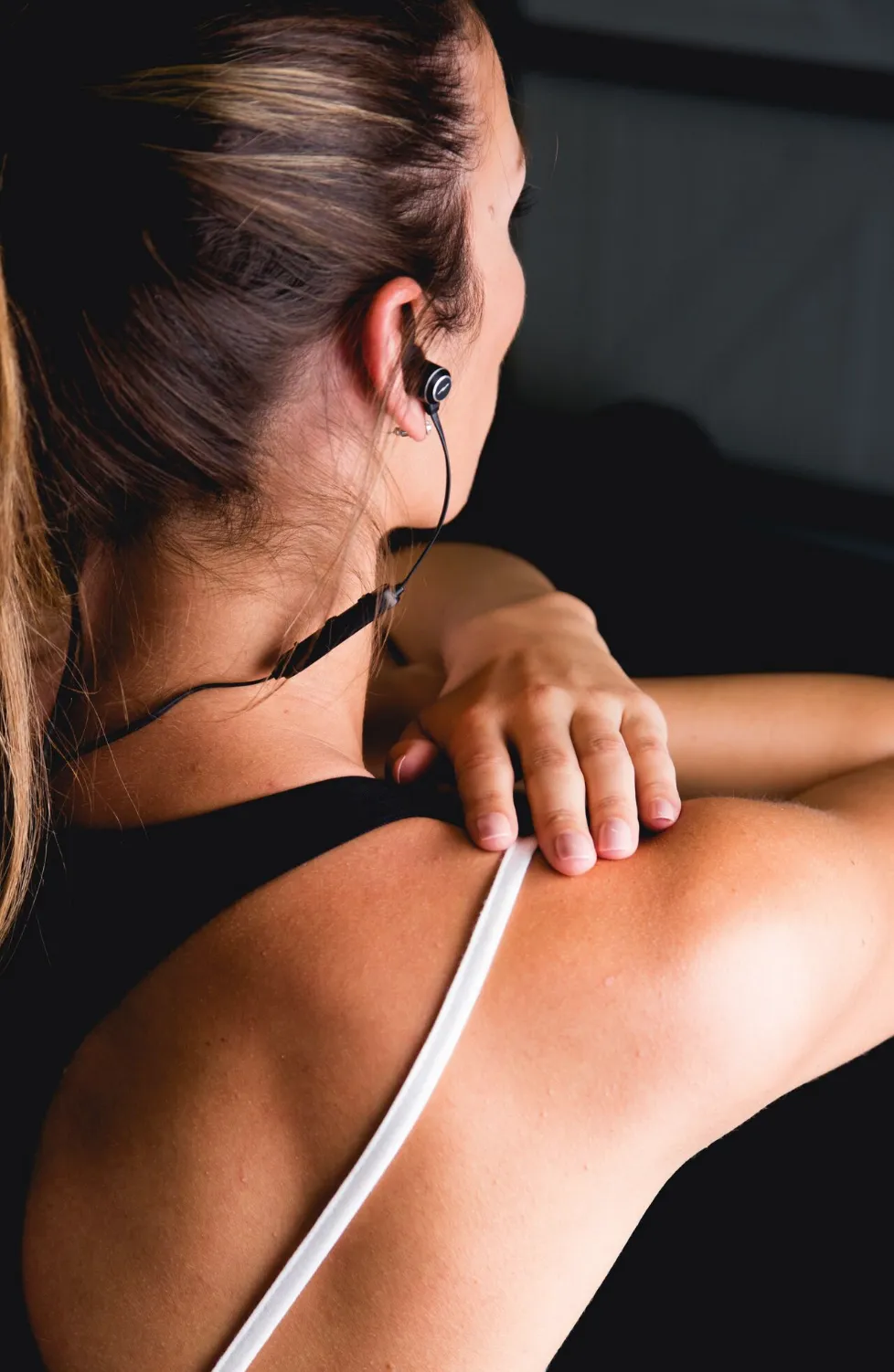 Bolt Wireless Earbuds - Gives hearing aids to people in need