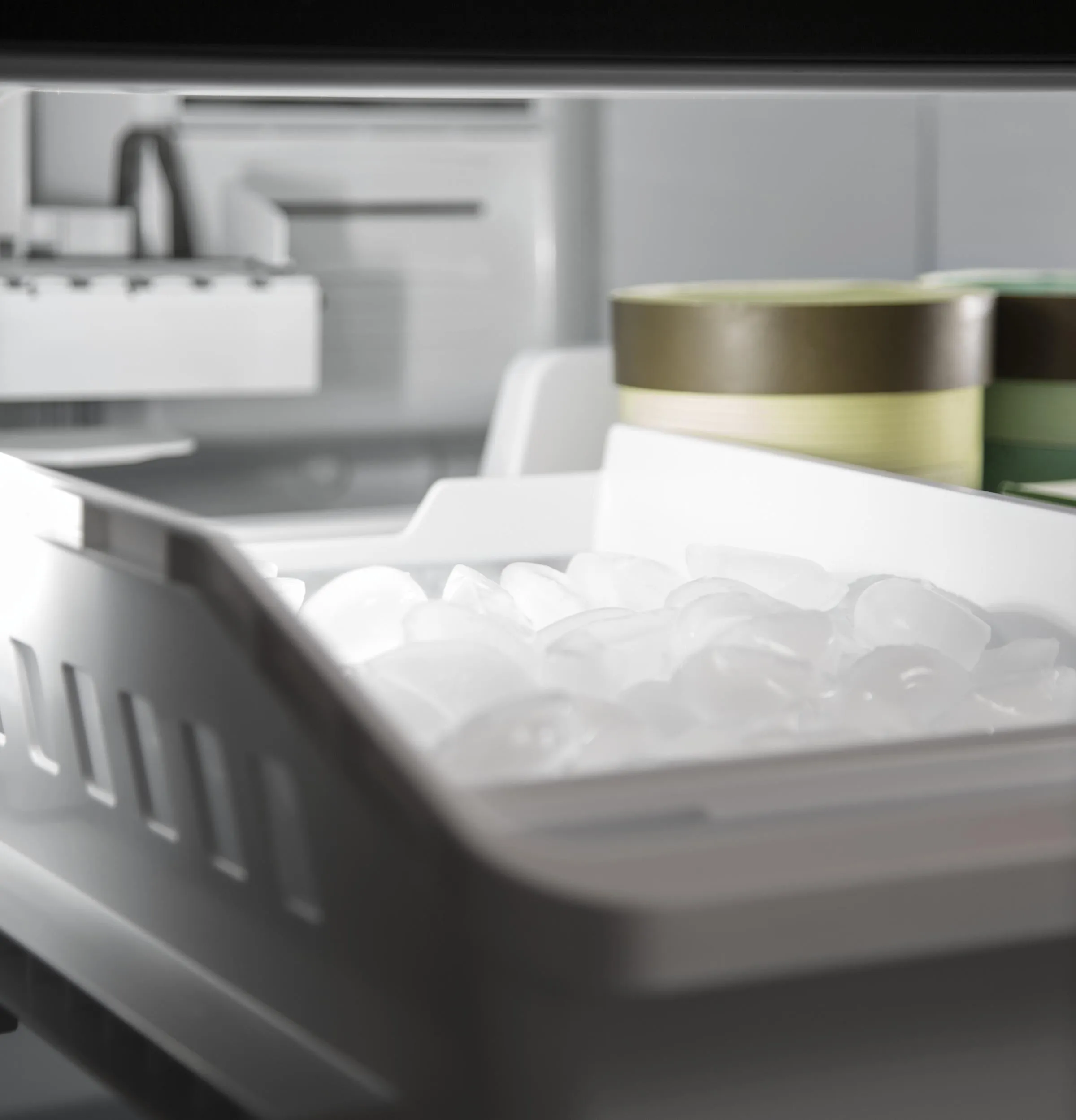 GDE21EYKFS GE® ENERGY STAR® 21.0 Cu. Ft. Bottom-Freezer Refrigerator