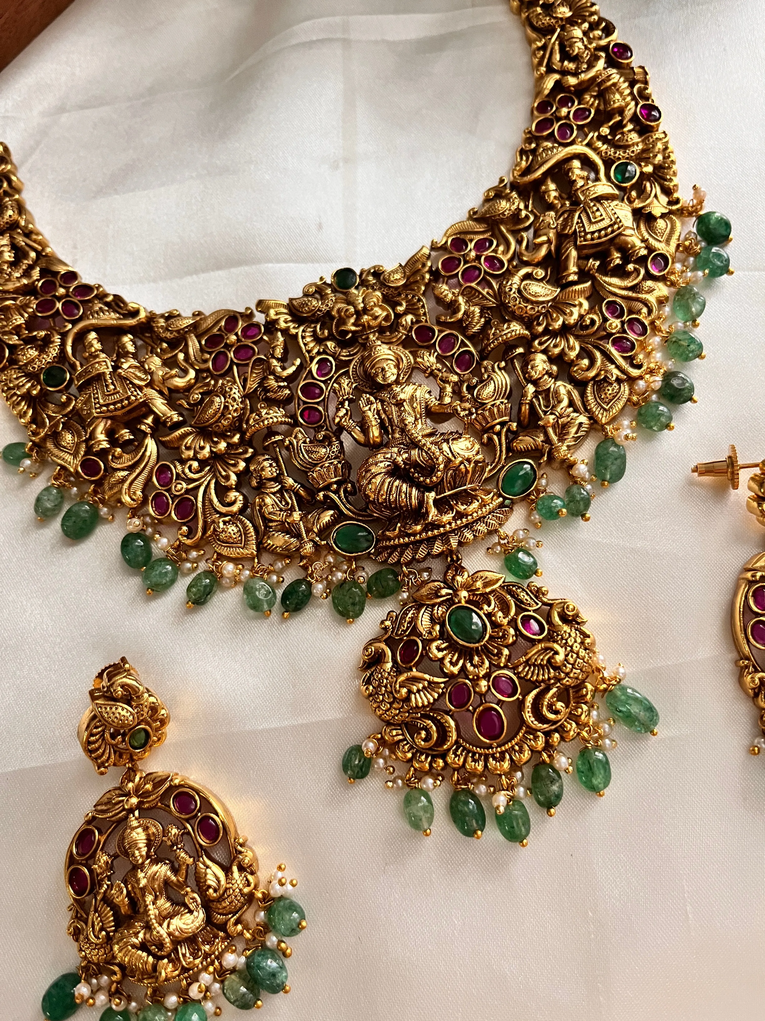 Premium Lakshmi kundan pastel beads choker (two color options) LH534