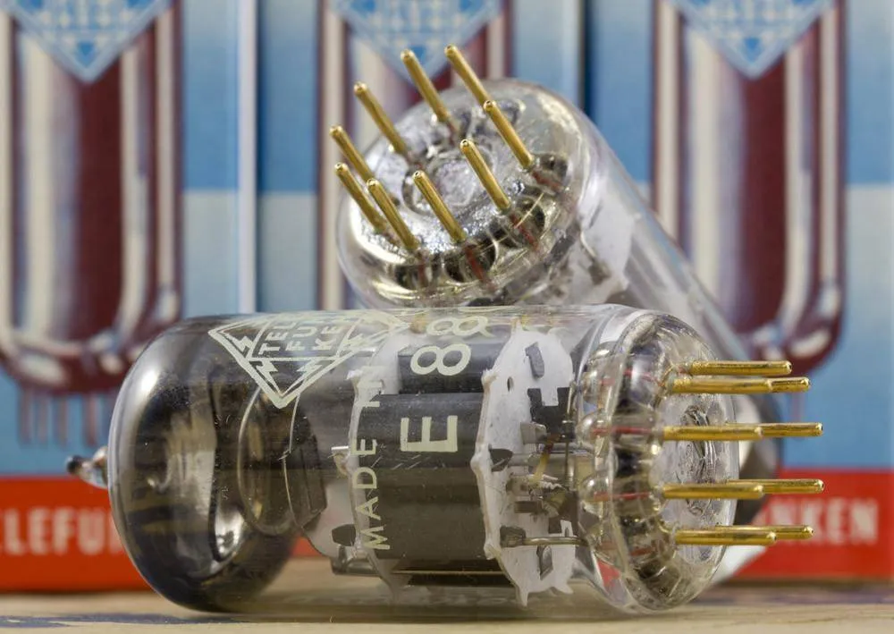 Telefunken E88CC / 6922